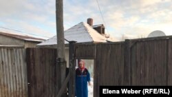 Надежда Горчицына, член инициативной группы жителей Соцгорода, просящих провести центральное водоснабжение. Темиртау, 24 ноября 2019 года.