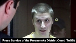 Vladislav Sinitsa attends a court hearing in Moscow on August 26.