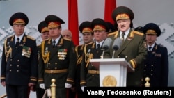 Президент Лукашенко виступає на параді у Мінську. 9 травня 20202 року