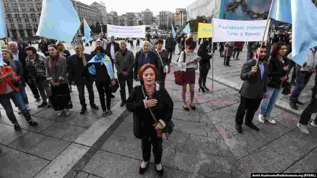 About 200 supporters of Akhtem Chiygoz gathered in Kyiv's Independence Square on September 13 holding banners calling for his release. They said the court case against the prominent Crimean Tatar leader was politically motivated.
