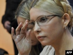 Юлія Тимошенко під час оголошення їй вироку в Печерському суді Києва 11 жовтня 2011 року