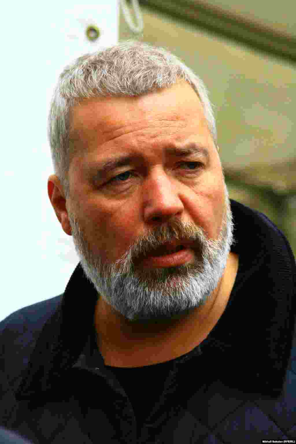 Дмитрий Муратов: "Зло все время было рядом. Аня и мы не обращали на это зло достаточного внимания. Защищать саму себя невозможно, гораздо легче защищать других", - говорила она".