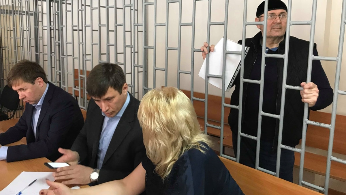 Верховный суд Чечни оставил правозащитника Титиева под арестом до 9 июня