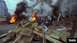 Москва көчөсүндөгү баррикада, 1993-жыл