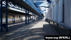 Железнодорожный вокзал Севастополя, архивное фото