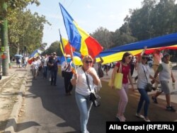 Marea Adunare Centenară întreruptă, marș spre periferie unde ar fi blocate trei autocare cu participanți, Chișinău, 1 septembrie 2018