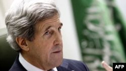 Sekretari amerikan i shtetit John Kerry gjatë vizitës së tij në Arabinë Saudite