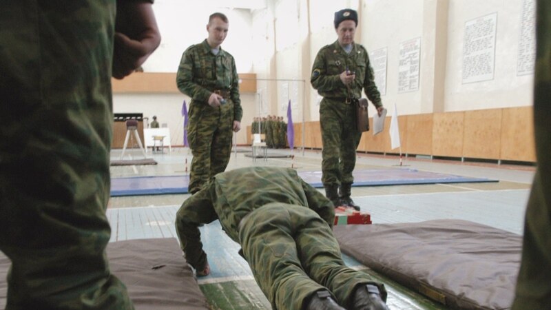 Орусия чет элдиктерди армияда келишим менен кызмат өтөөгө тарта баштады
