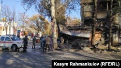 Последствия взрыва в кафе «Антошка».