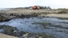 В Керченский пролив стали заходить нефтяные пятна. Полностью уничтожено шесть километров берега