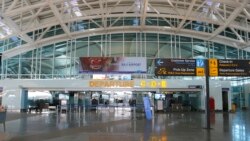 Prazan terminal aerodroma u Baliju, Indonezija, 24 april 2020.