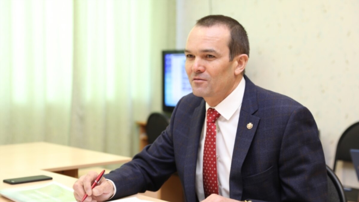 Призывавший "мочить" журналистов глава Чувашии "дрессирует" офицеров