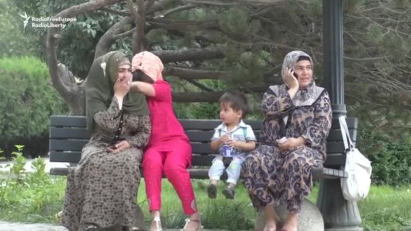 Täjigistanyň Milli mejlisi hijaby nyşana alýan kanun taslamasyny tassyklady