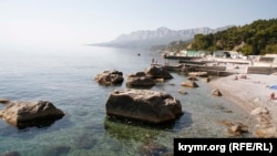 Пляж на мысе Сарыч, архивное фото