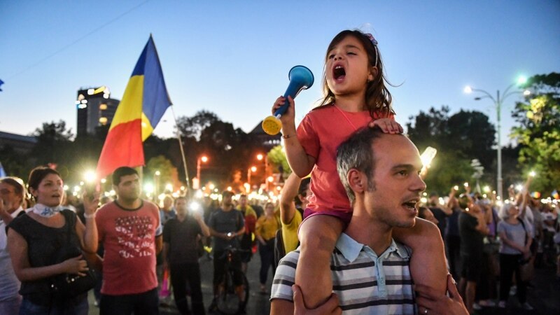 A patra zi de proteste la București: „Uniți, salvăm toată România” (VIDEO)