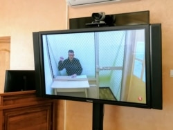 Сяргей Ціханоўскі падчас суду 1 ліпеня