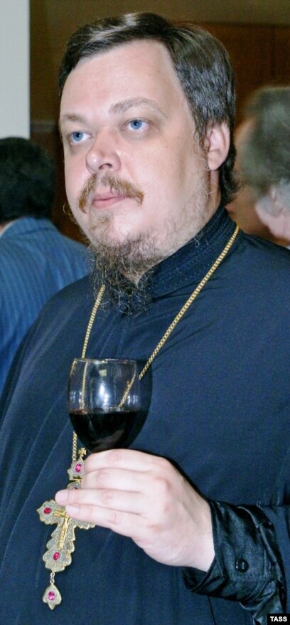 Дикін оның есесіне жабыстырады Антотка қара өрік 18