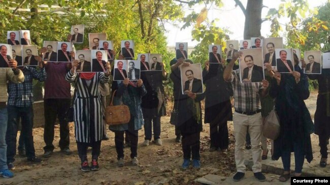 Gathering in support of Mohammadali Taheri who is convicted to execution by revolutionary court, undated.
