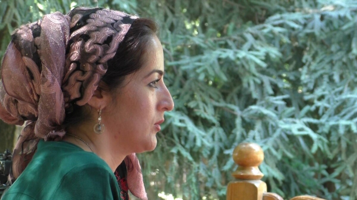 State Orders Muslim Women To Tie Head Scarves in 'Tajik' Way