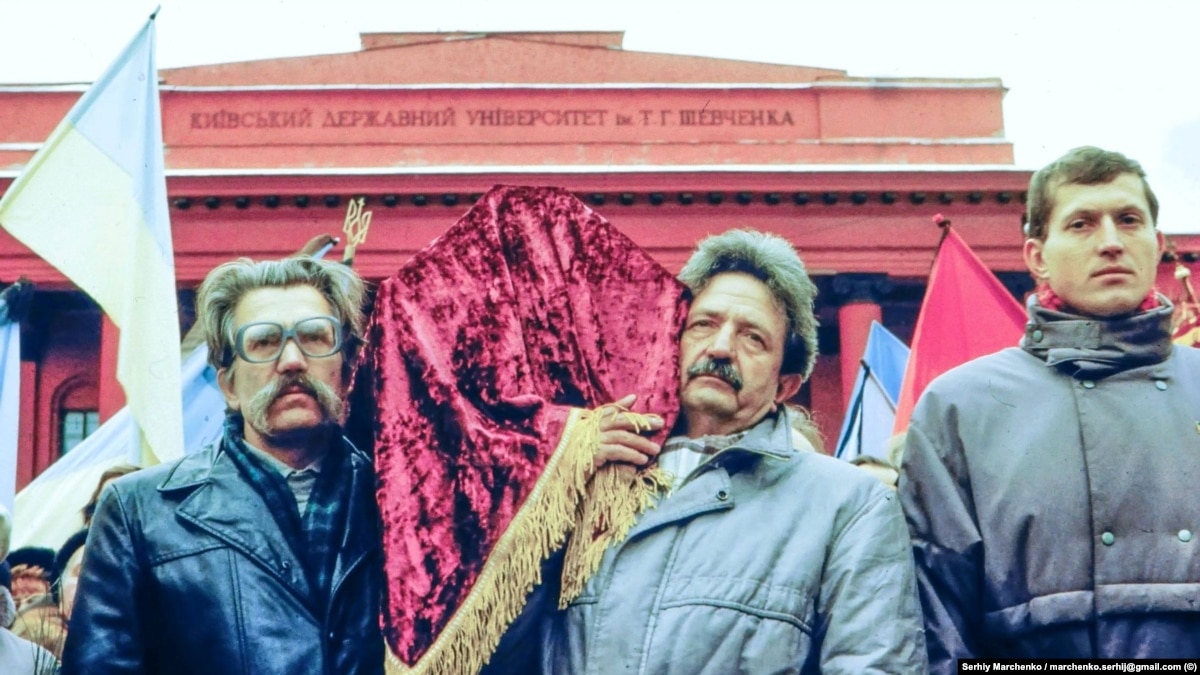 oi5.ru: 30 лет назад. Уникальные фото перезахоронение Стуса, Литвина и Тихого 30 лет назад. Уникальные фото перезахоронение Стуса, Литвина и Тихого