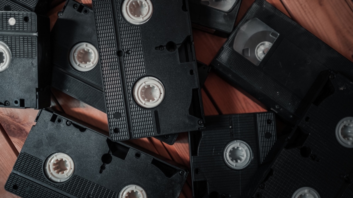 Уютный домашний VHS: кто и зачем коллекционирует видеокассеты в эпоху  Netflix