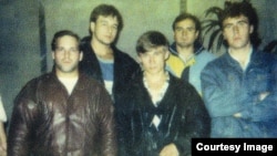 Sergei Miskaryov (left), nicknamed "Broiler," with a group of associates in St. Petersburg in the 1990s. (Photo courtesy of the Agency of Journalistic Investigations.)
