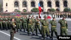 Armenia - Russian soldiers march during a military parade in Yerevan, 21Sep2011