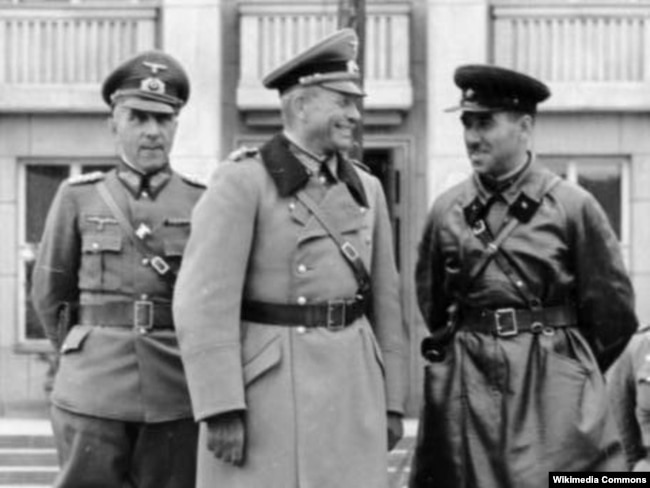 Савецка-нямецкі парад у Берасьці 22 верасьня 1939