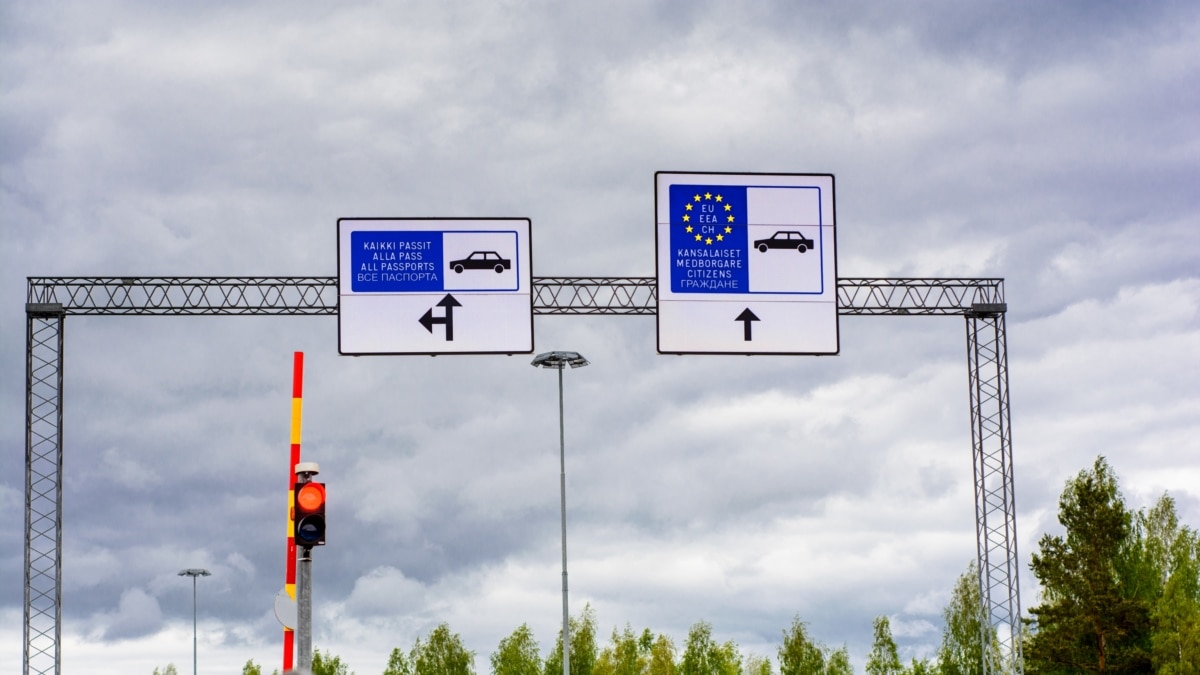 The European Parliament called for a review of the ban on the entry of cars with Russian license plates