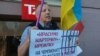 В Петербурге задержали активистов с плакатом в поддержку Сенцова