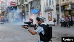 Pamje gjatë protestave në Stamboll 