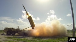 АҚШ-тың THAAD зымыраннан қорғаныс кешенінен зымыран ату сәті. 