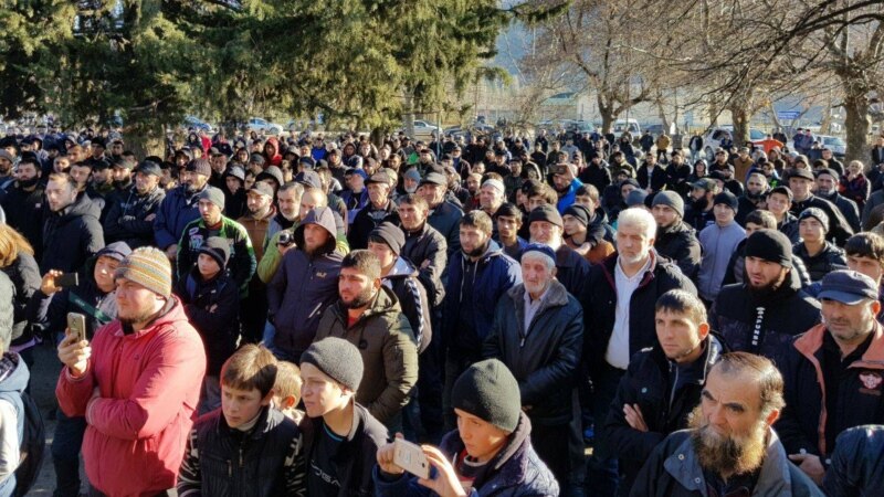 Полисхоша кIентий байина дай Тбилисехь митинге арабевлла юха