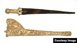 Скифский железный меч с золотой рукояткой, 4 век д.н.э.
