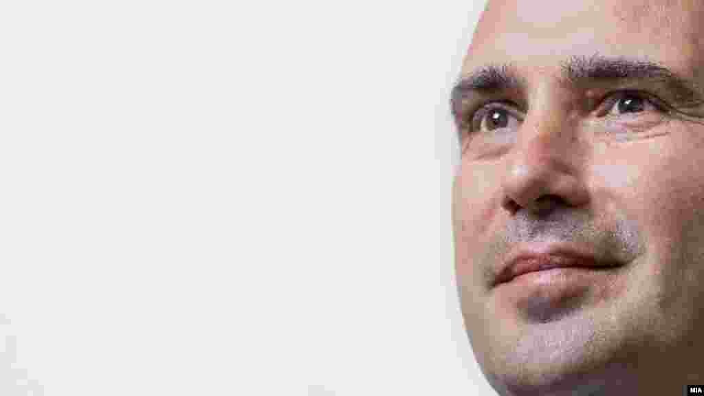 МАКЕДОНИЈА - Претседателот на СДСМ Зоран Заев објави дека по темелна анализа правни тимови констатирале и го информирале оти промената на имињата на двете основи училишта во Општина Чаир е законска.
