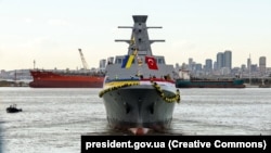 Украинский корвет «Гетман Иван Мазепа» класса Ada в день спуска его на воду. Стамбул, Турция, 2 октября 2022 года