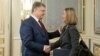 Порошенко: немає прогресу в переговорах щодо звільнення Сенцова та інших заручників