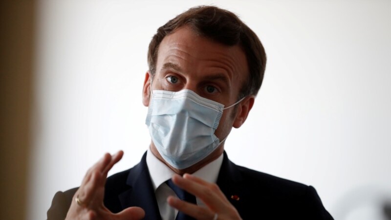 Macron upozorio da će se Francuska boriti protiv virusa do ljeta 2021.