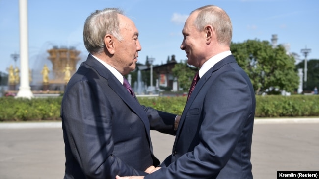 Нұрсұлтан Назарбаев (сол жақта) пен Владимир Путин. Мәскеу, 7 қыркүйек 2019 жыл.