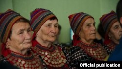 Митрополит Феофан керәшеннәр арасында яшь руханиларның булмавына зарлана. Фотода: Халыклар дуслыгы йортында үткән конференциядә катнашкан керәшен активистлар