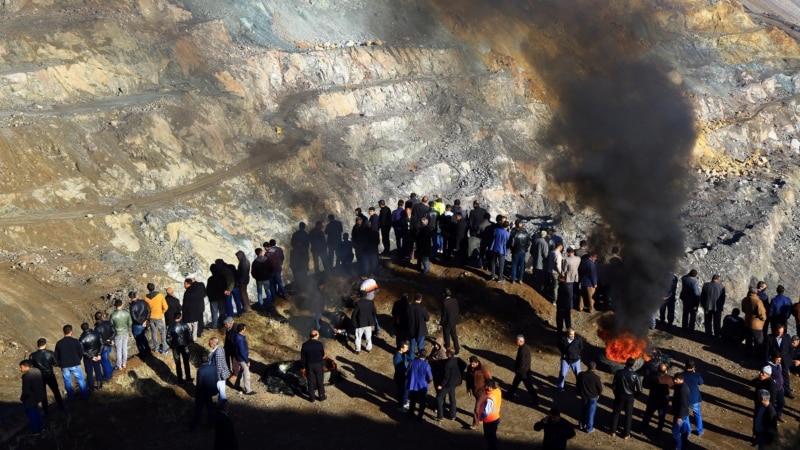 Бројот на загинати во експлозијата на рудникот во Турција се искачи на најмалку 40