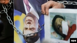 Акция протеста против избиения журналистки у здания МВД Украины в Киеве