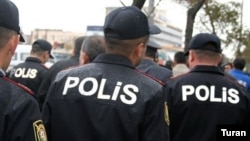 Polis