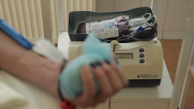 Klinikat operojnë me “rezervat e fundit” të gjakut