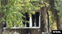 Здание сгоревшего лечебного корпуса наркодиспансера. Талдыкорган, 13 сентября 2009 года.