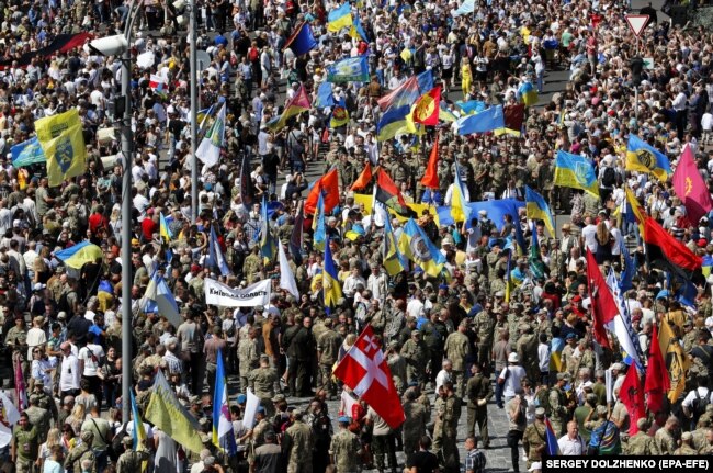 Учасники Маршу ветеранів у центрі Києва у День Незалежності. Київ, 24 серпня 2019 року
