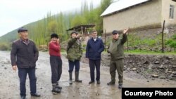 Разъяснительная работа с жителями села Зергер. 15 апреля 2020 года.