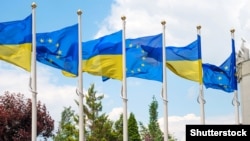 30 березня Європейський союз повідомляв, що виділив Україні 80 мільйонів євро на боротьбу з COVID-19