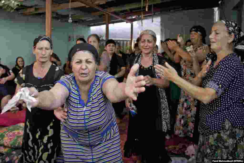 Əsgər Qaryağdı Əhmədovun anası.