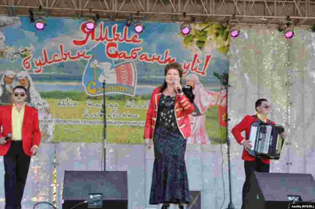 Russia -- Scene of Sabantuy, Tatar folk festival in Samara, 15Jun2013